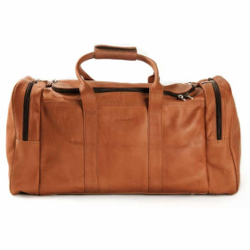 Cognacbraune Sport- und Reisetasche mit zwei Seitenfächern.