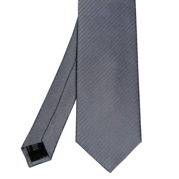 Krawatten in klassischen Farben