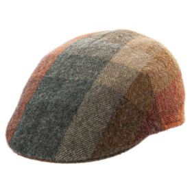 Wintermütze aus weicher Wolle mit orange-braunem Karomuster