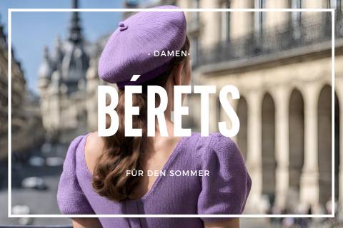 Junge Frau von hinten mit einem violetten Béret und einem violetten Sommerkleid ind Paris