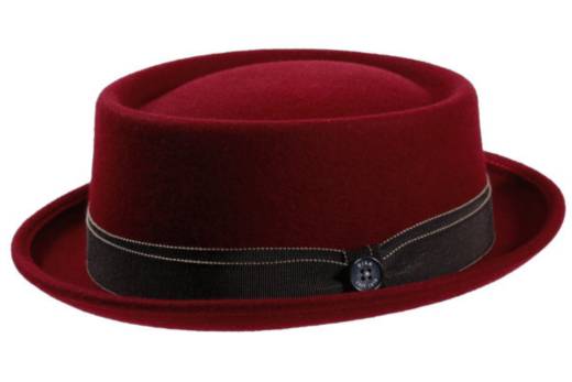 Roter Pork Pie Hut mit geometrischer Form und schwarzem Hutband